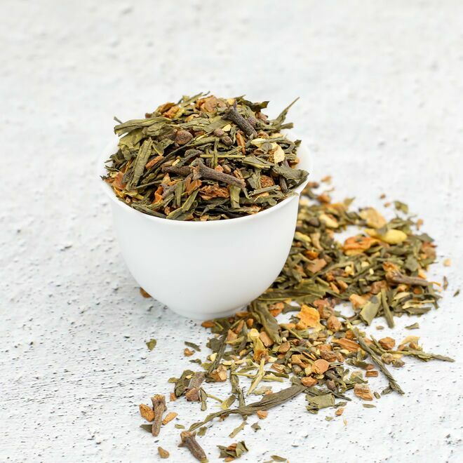 Chai vert à l'orange et à la cannelle